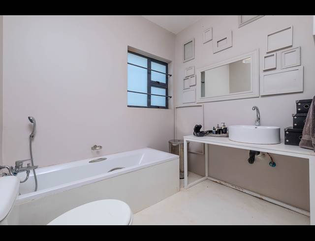 4 BEDROOM HOUSE TO LET IN WENDYWOOD